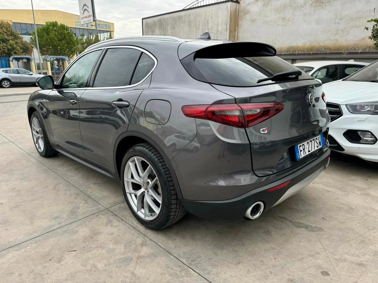 Alfa Romeo Stelvio 2.2 Turbodiesel AT8 Q4 Executive con Gancio traino Originale