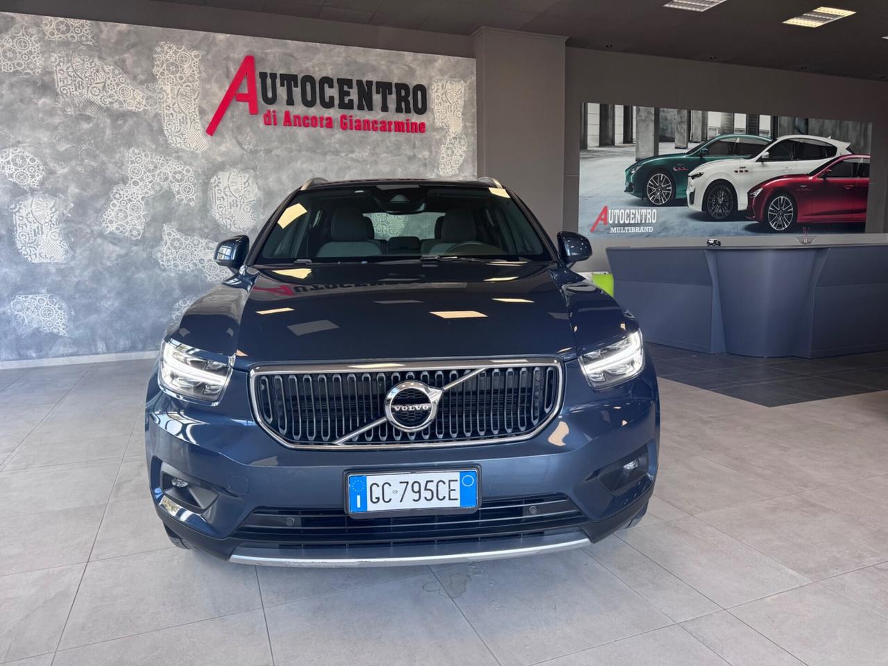 VOLVO XC40 D3 R DESIGN MOMENTUM MY2020