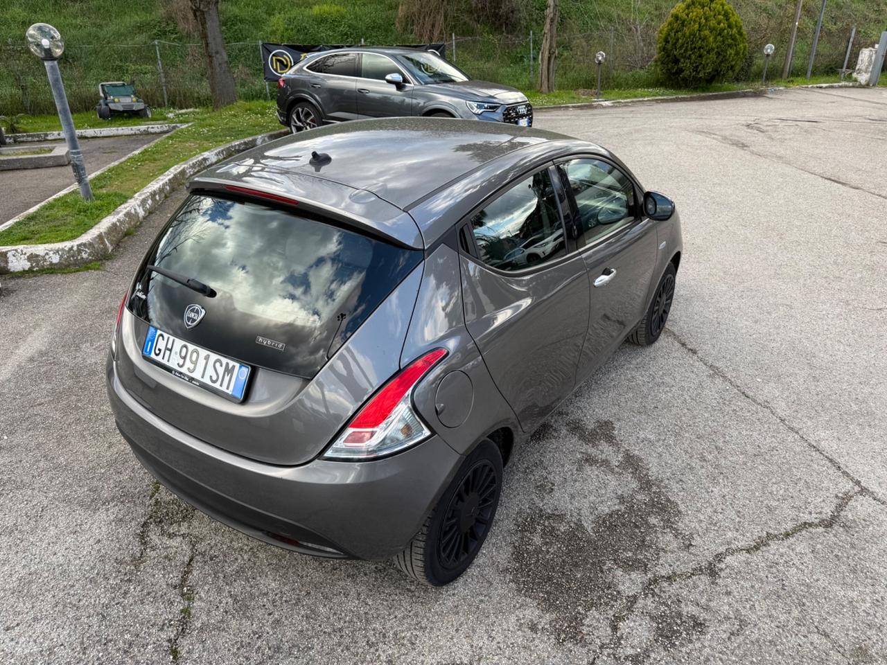 Lancia Ypsilon 1.0 FireFly 5 porte S&S Hybrid Ecochic Silver