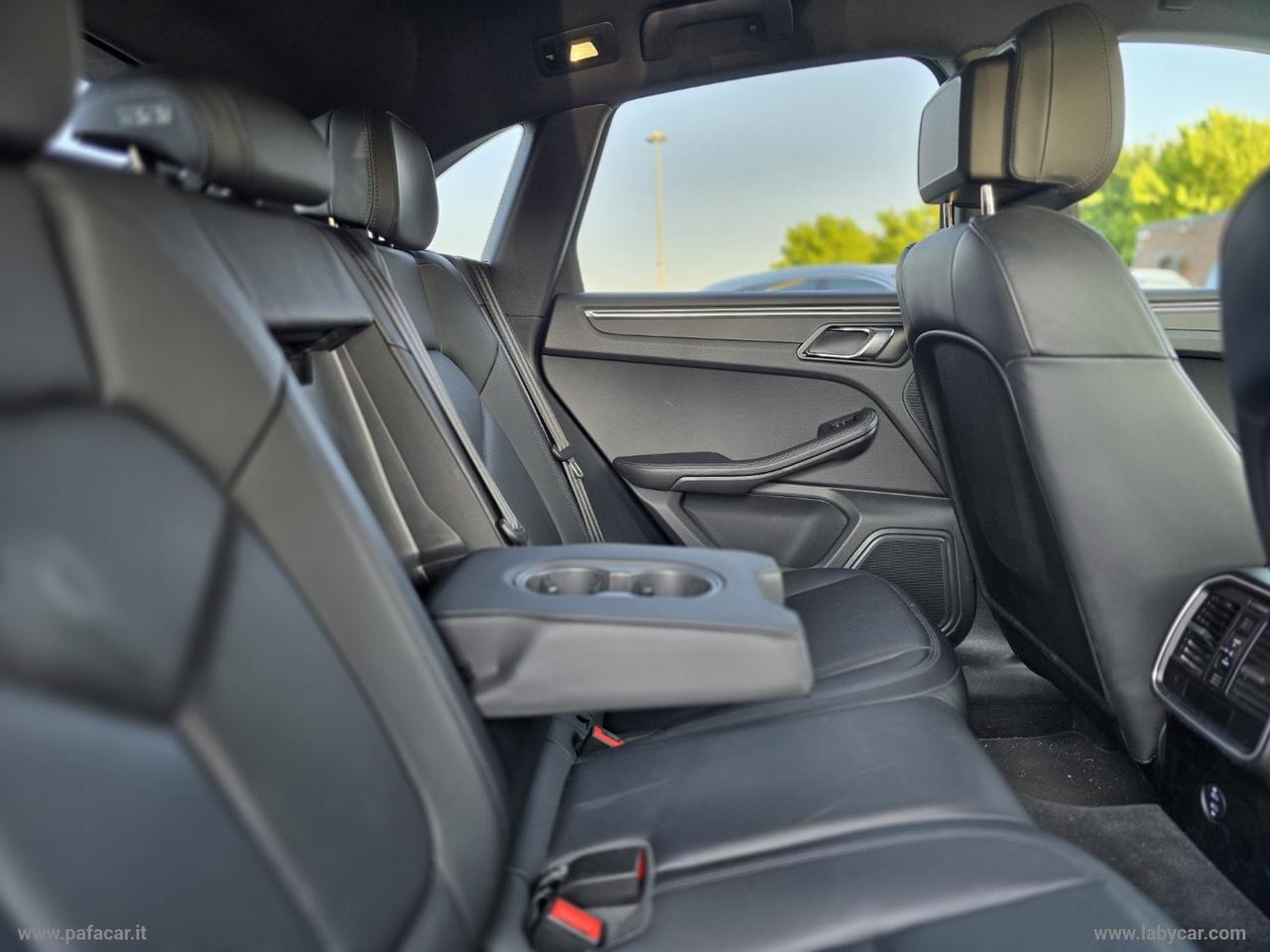 PORSCHE Macan 2.0 T