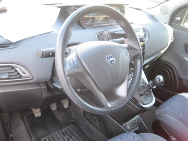 Lancia Ypsilon 1.0 FireFly 5 porte S&S Hybrid Silver