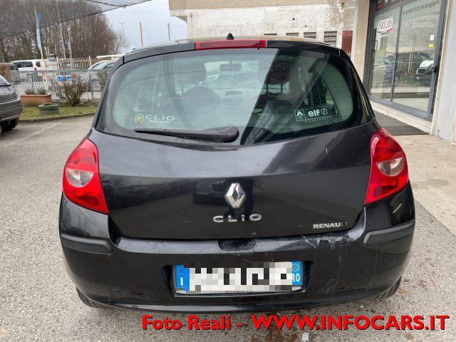 RENAULT Clio 1.2 16V 5 porte Confort