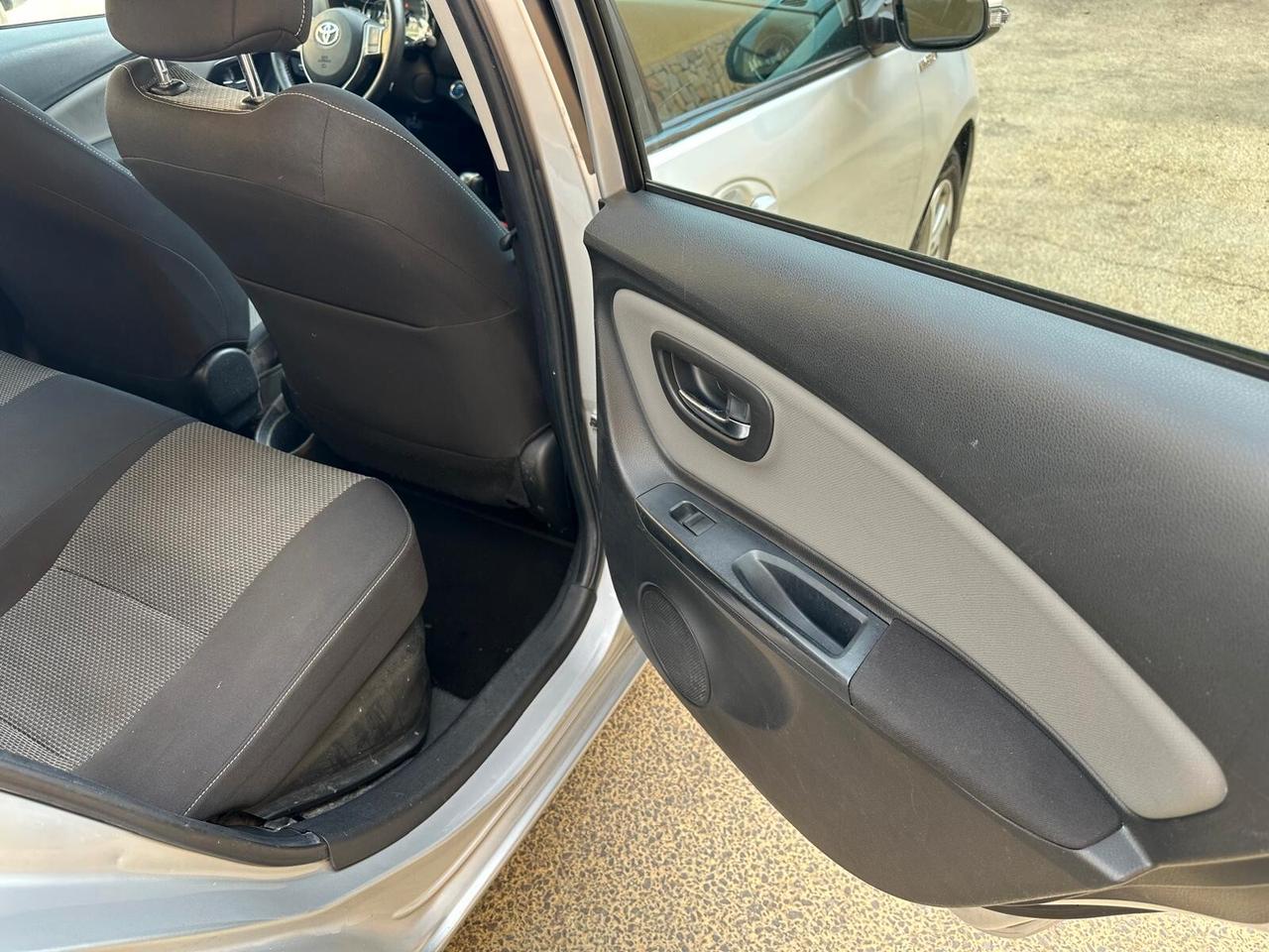 Toyota Yaris 1.5 Hybrid 5 porte Active