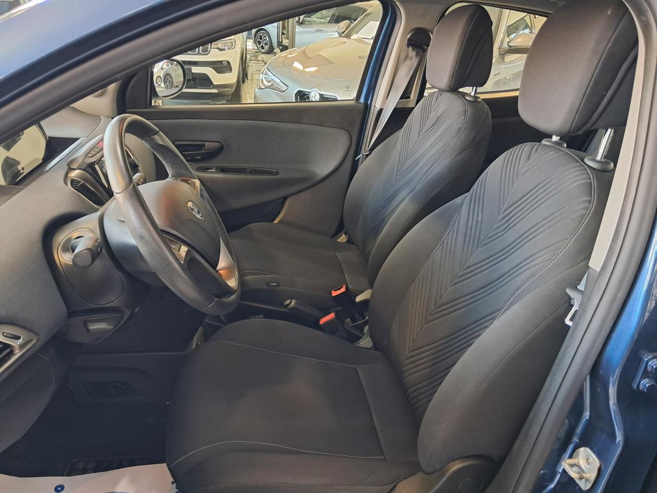 Lancia Ypsilon 1.0 FireFly Hybrid 70 cv Gold