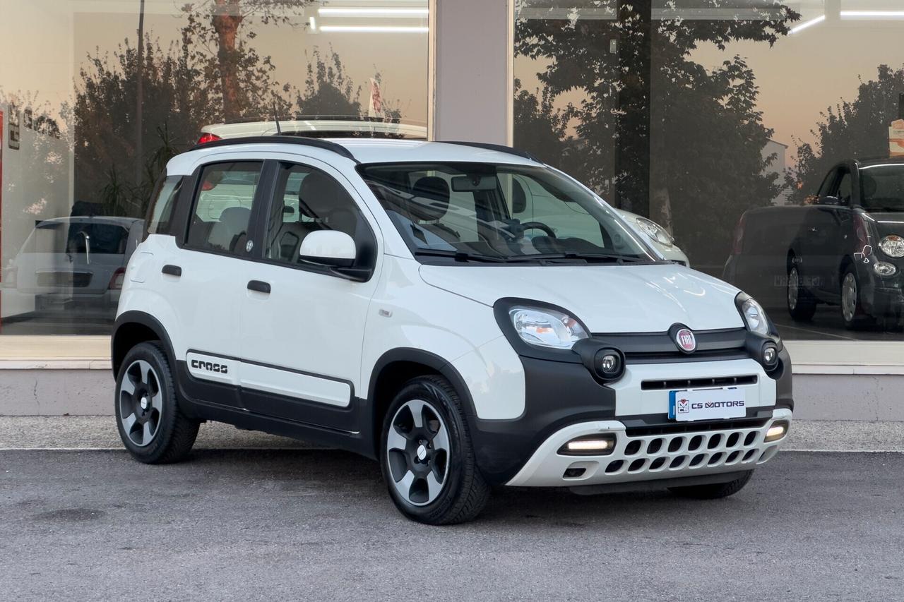 Fiat Panda CROSS 1.0 Hybrid