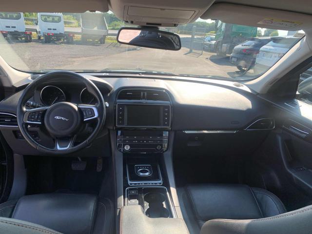 JAGUAR F-Pace 2.0 D 180 CV AWD aut. Prestige