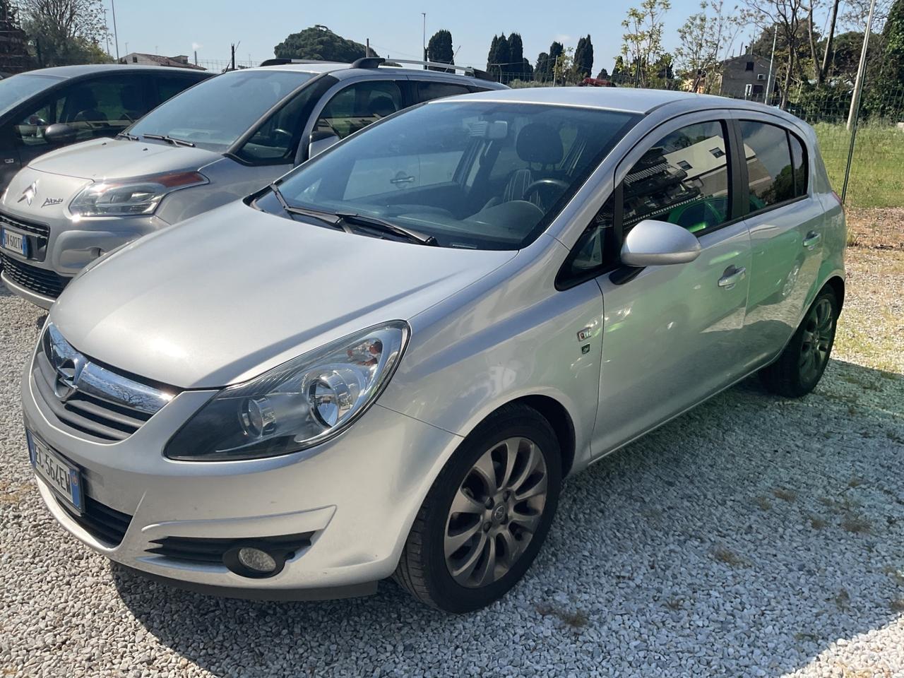 Opel Corsa 1.2 5 porte Cosmo
