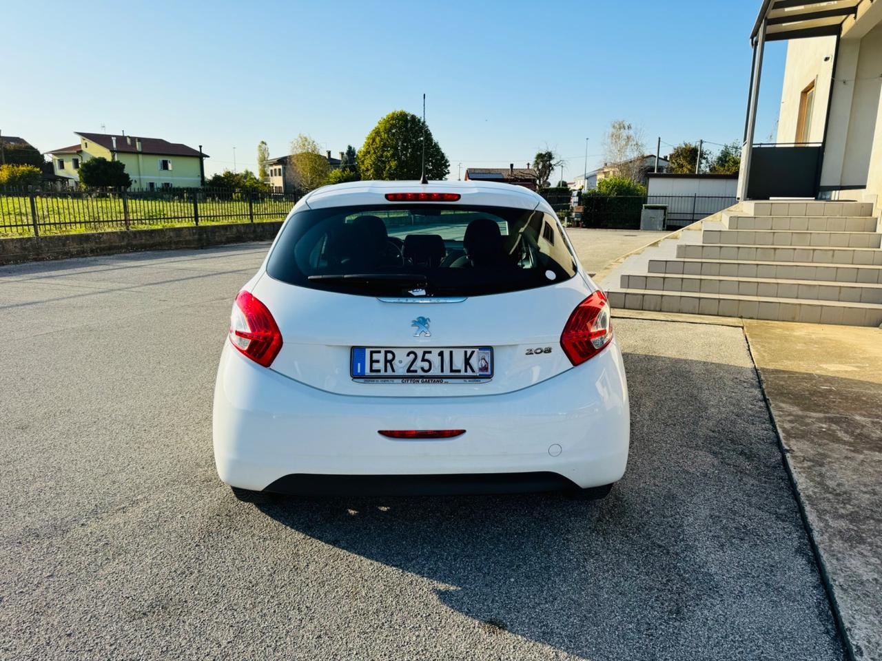 Peugeot 208 1.4 HDi 2014 neo patentati garanzia