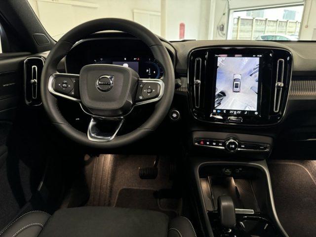 VOLVO XC40 B3 ULTRA BLACK EDITION AUTOMATICA KM0