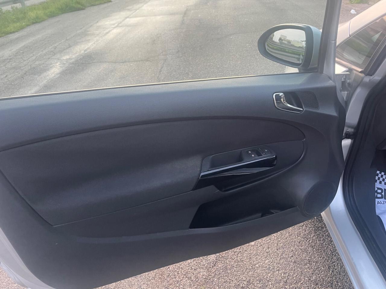 Opel Corsa 1.2 3 porte Club 2007