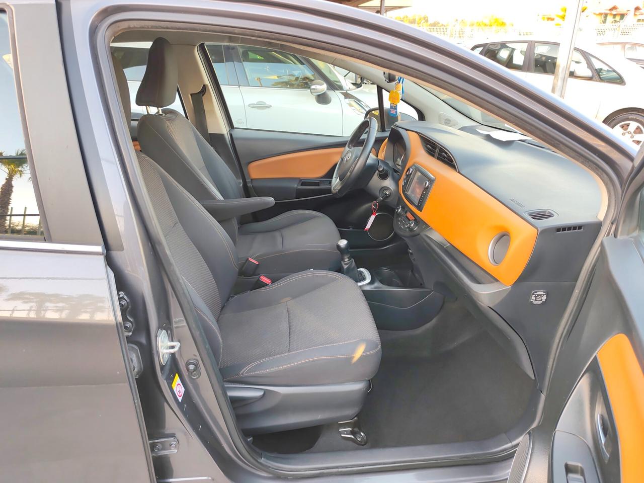 Toyota Yaris 1.0 BENZINA Lounge