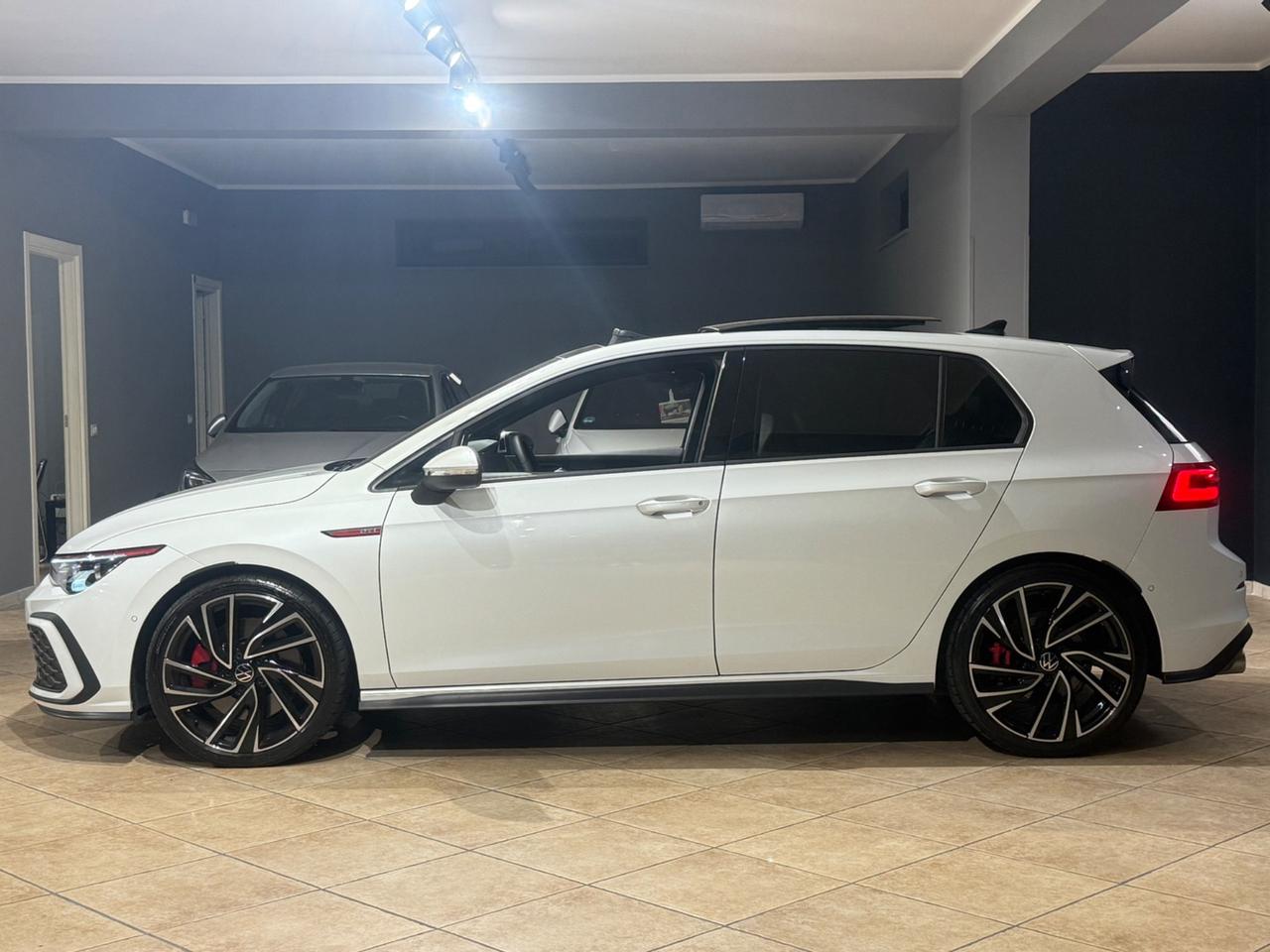 Volkswagen Golf GTI 2.0 TSI BlackStyle