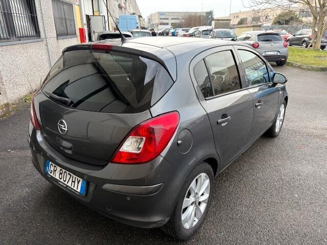 Opel Corsa 1.2 85CV 5 porte GPL Cosmo neo patentati