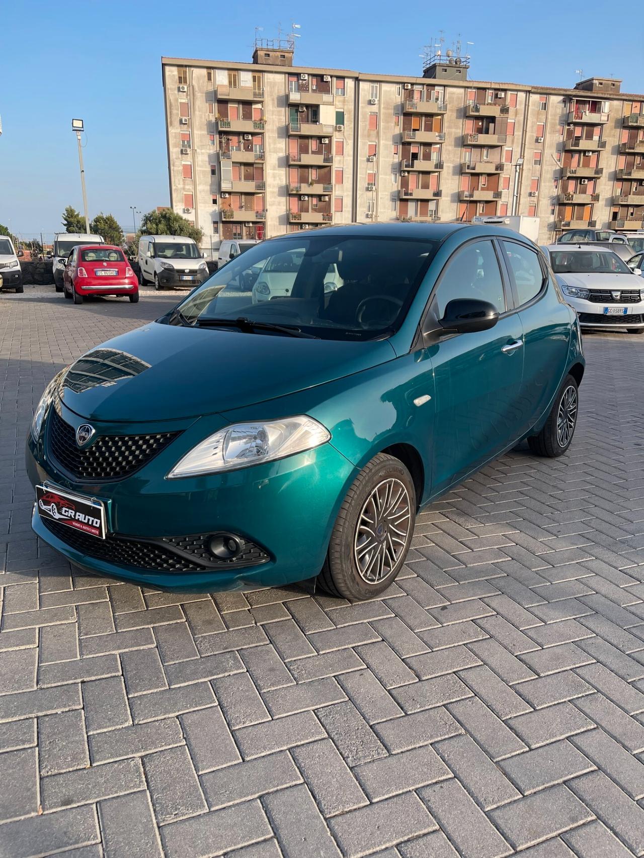 Lancia Ypsilon 1.3 MJT 95 CV S&S Platinum