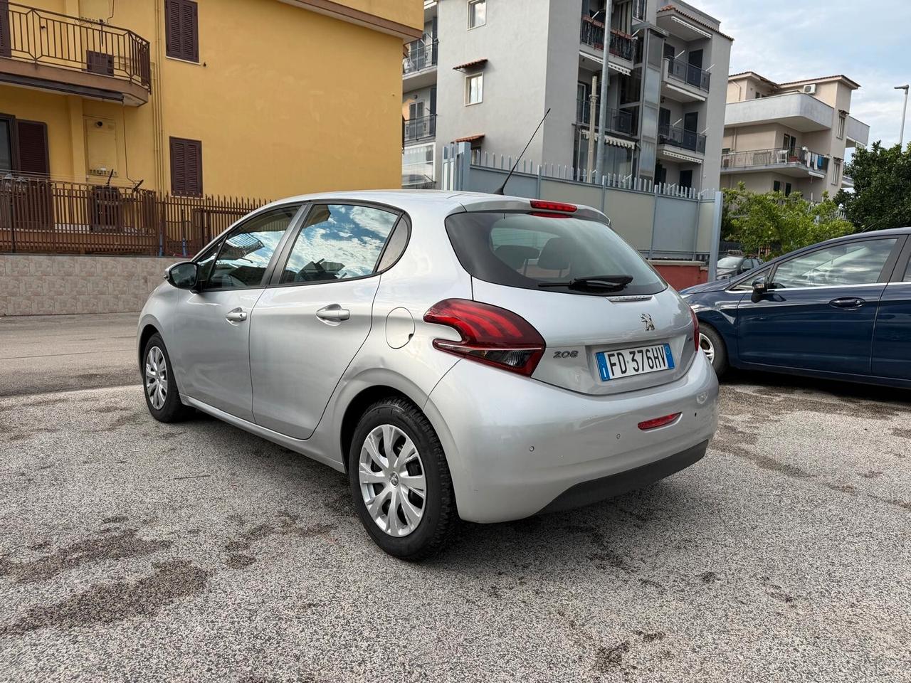 Peugeot 208 BlueHDi 75 5 porte Allure