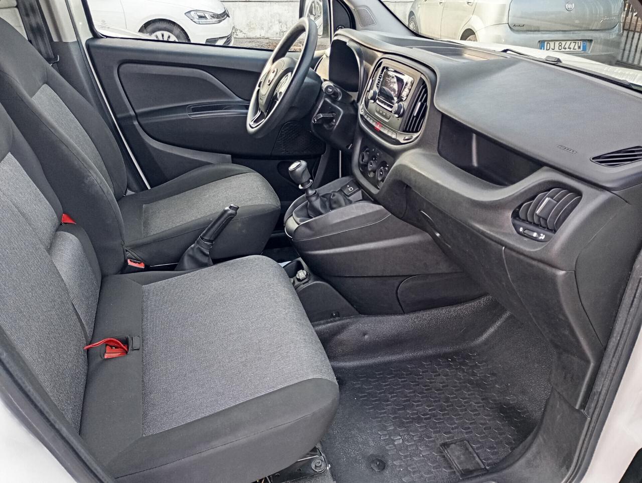 Fiat Doblo Cargo Maxi 1.6 Mjet 105CV Bus. 3 Posti