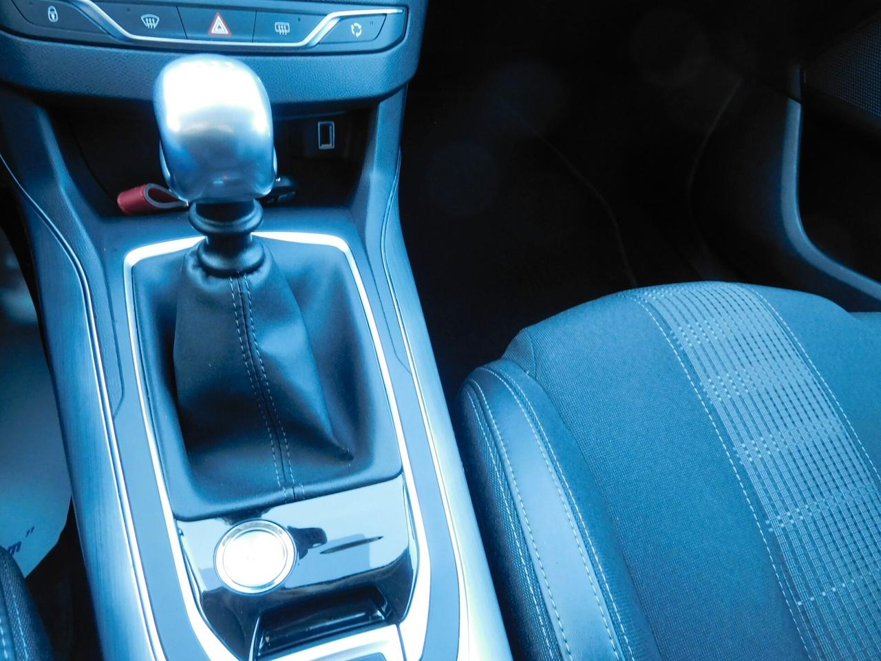 Peugeot 308 BlueHDi 130 S&S SW Allure