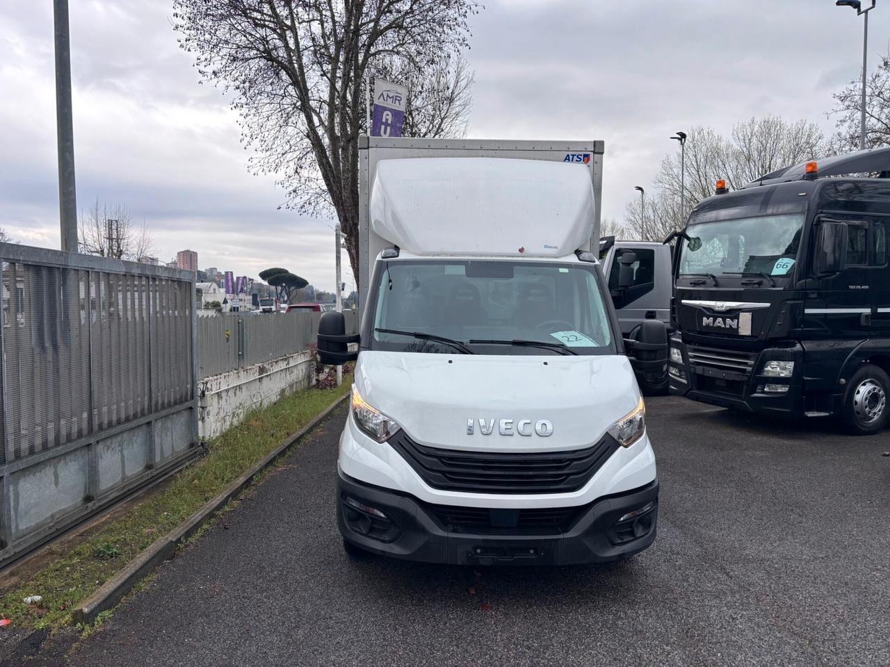 Iveco daily 35C160 furgone e sponda caricatrice