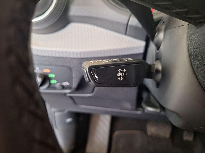 Audi Q2 1.5 35 TFSI BUSINESS ADVANCED S TRONIC