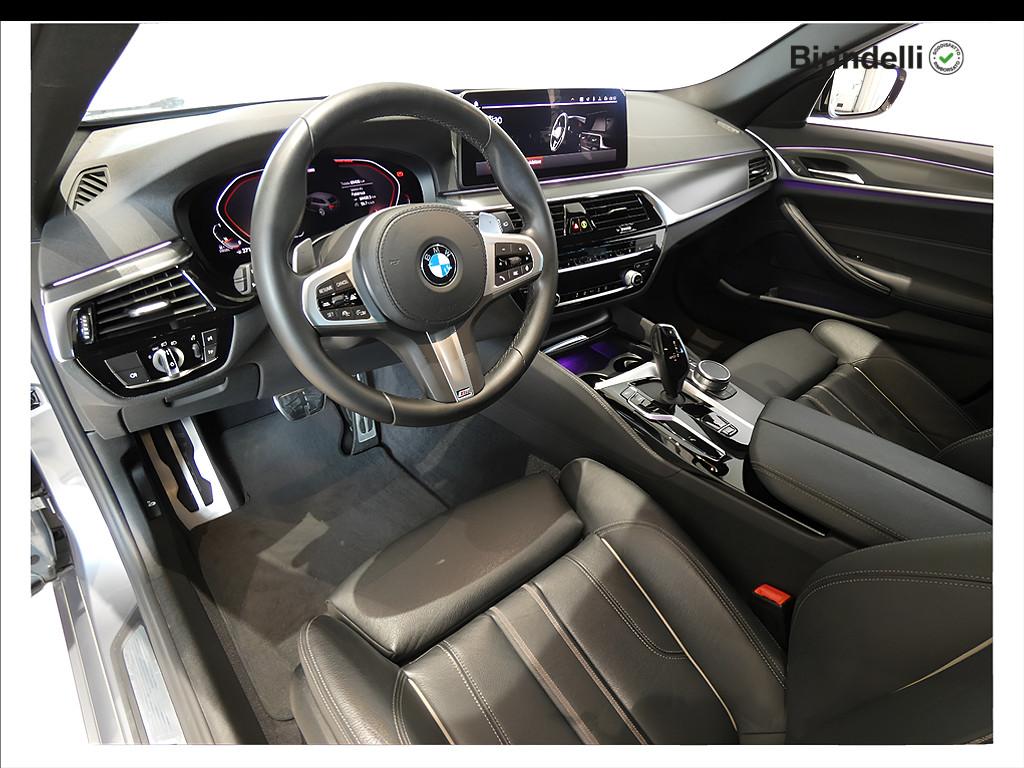 BMW Serie 5(G30/31/F90) - 520d 48V xDrive Touring Msport