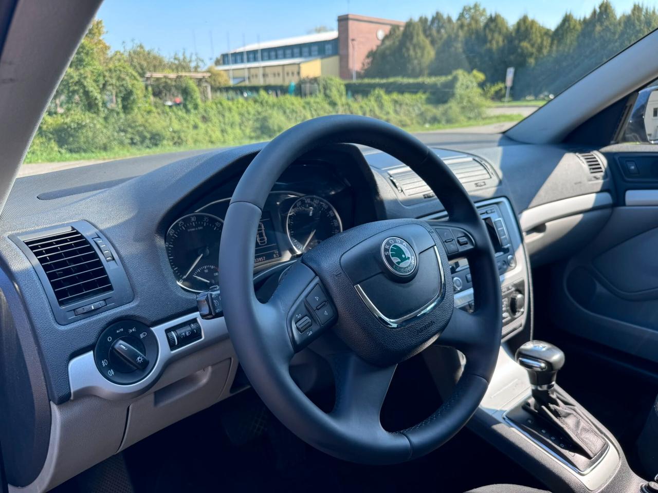 Skoda Octavia 1.6 TDI CR F.AP. DSG Wagon Elegance