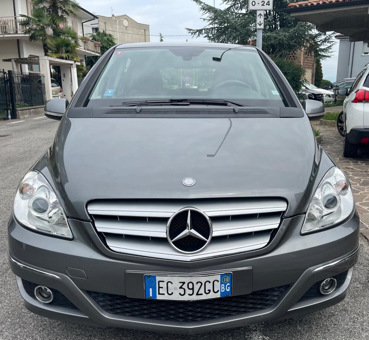 Mercedes-benz B 180 AUTOMATIC Executive