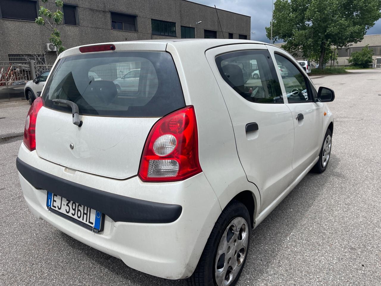 Nissan Pixo 1.0 benzina euro5a neopatentati