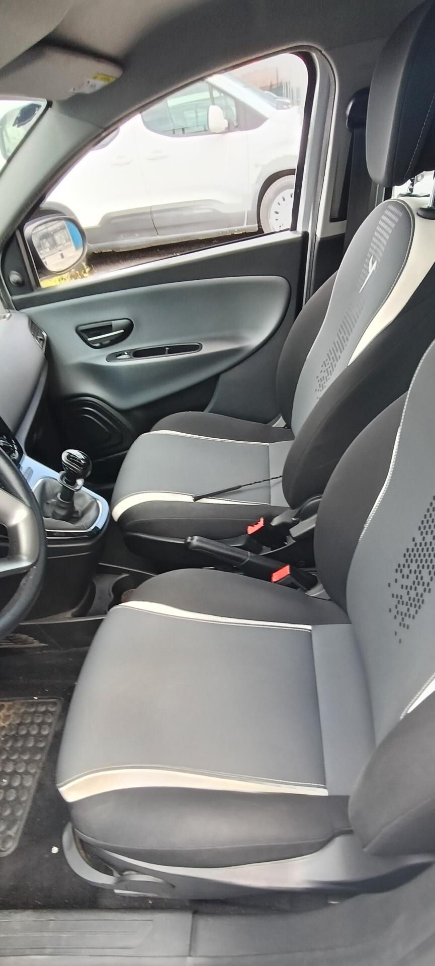 Lancia Ypsilon 1.2 69 CV 5 porte GPL Ecochic Gold