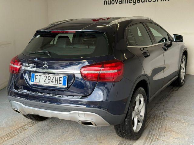 MERCEDES-BENZ GLA 200 d Automatic 4Matic Sport