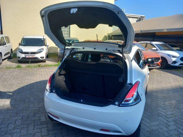 LANCIA Ypsilon 1.0 FireFly 5p Hybrid Platino RUOTINO+PACK COMFORT