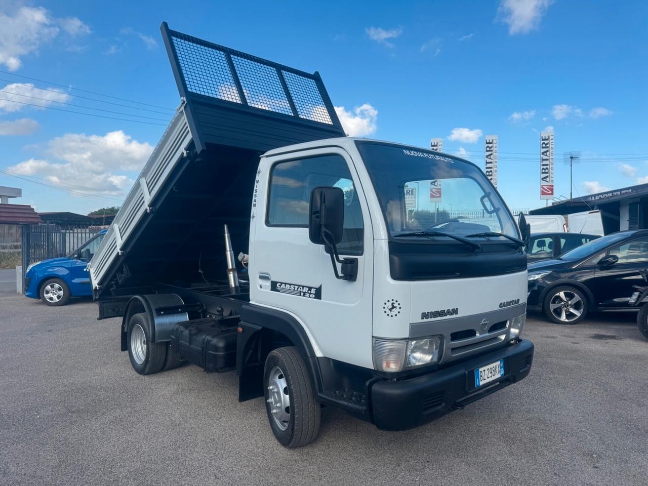 Nissan Cabstar 3.0 TDI Ribaltabile Trilaterale