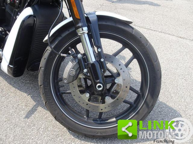 HARLEY-DAVIDSON V-Rod VR1
