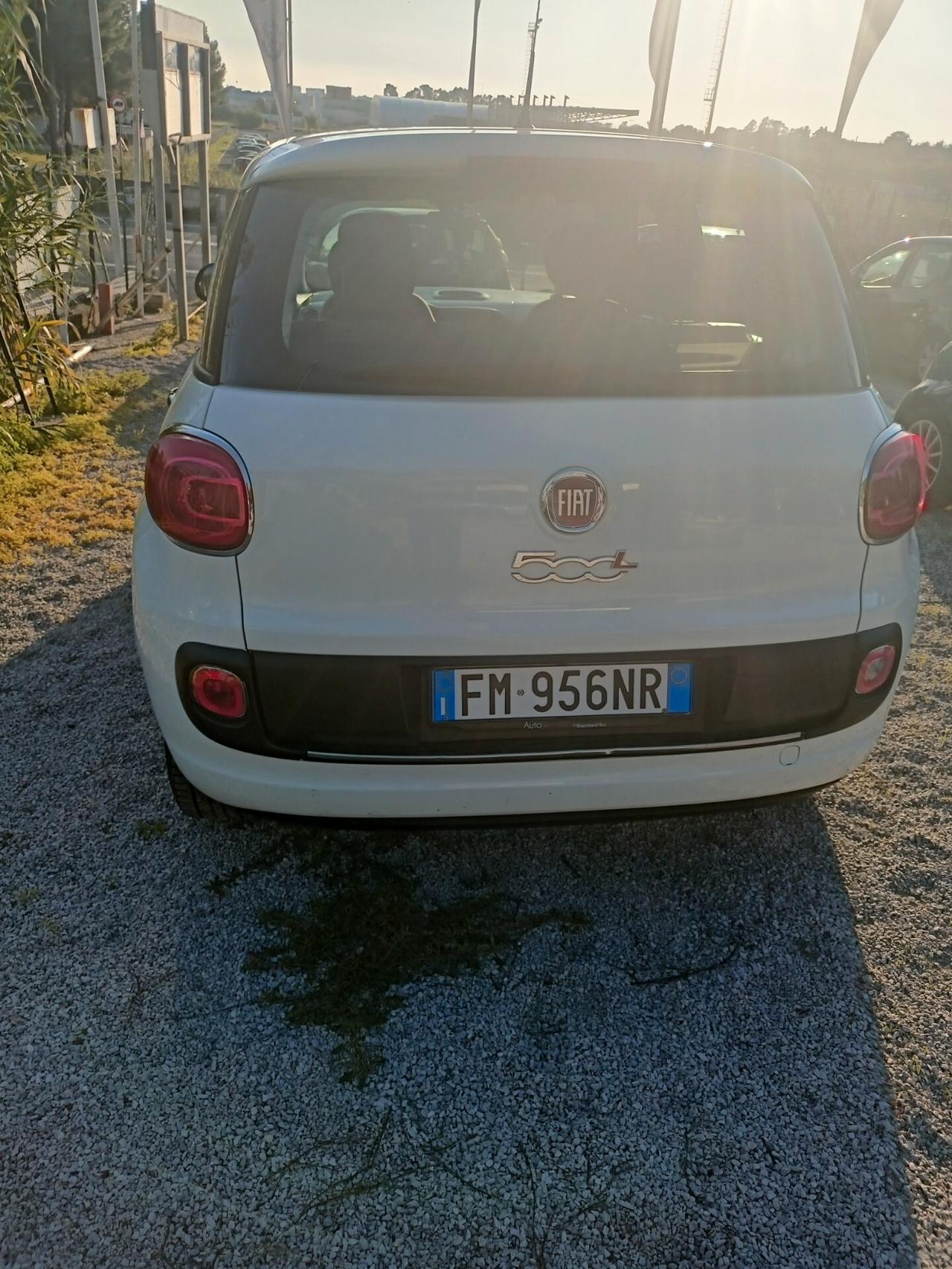 Fiat 500L Lounge.