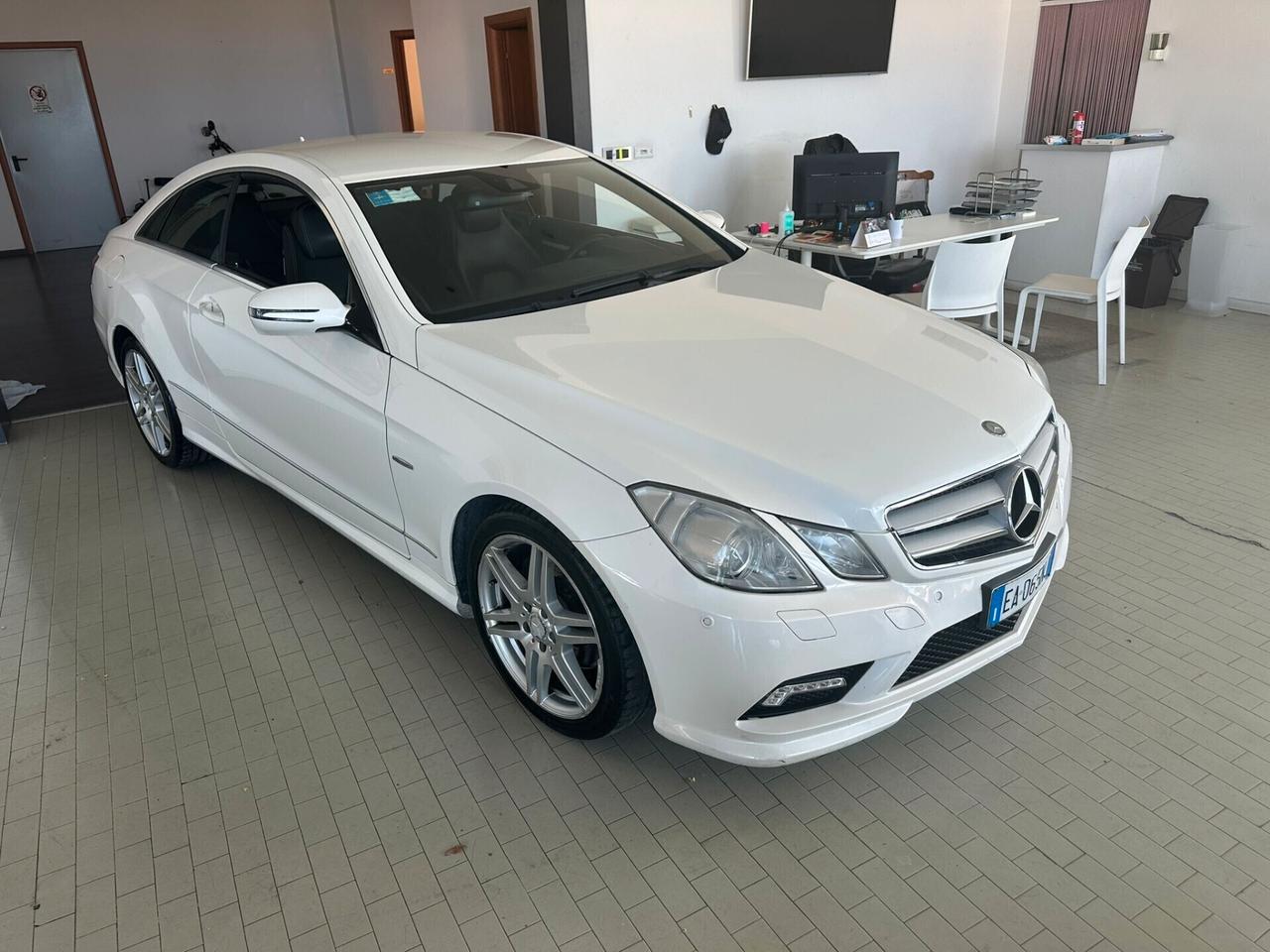 Mercedes-benz E 250 E 250 CDI BlueEFFICIENCY Avantgarde AMG