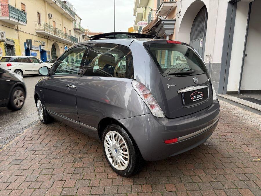 lancia ypsilon 1.3 mjet platino certificata tetto