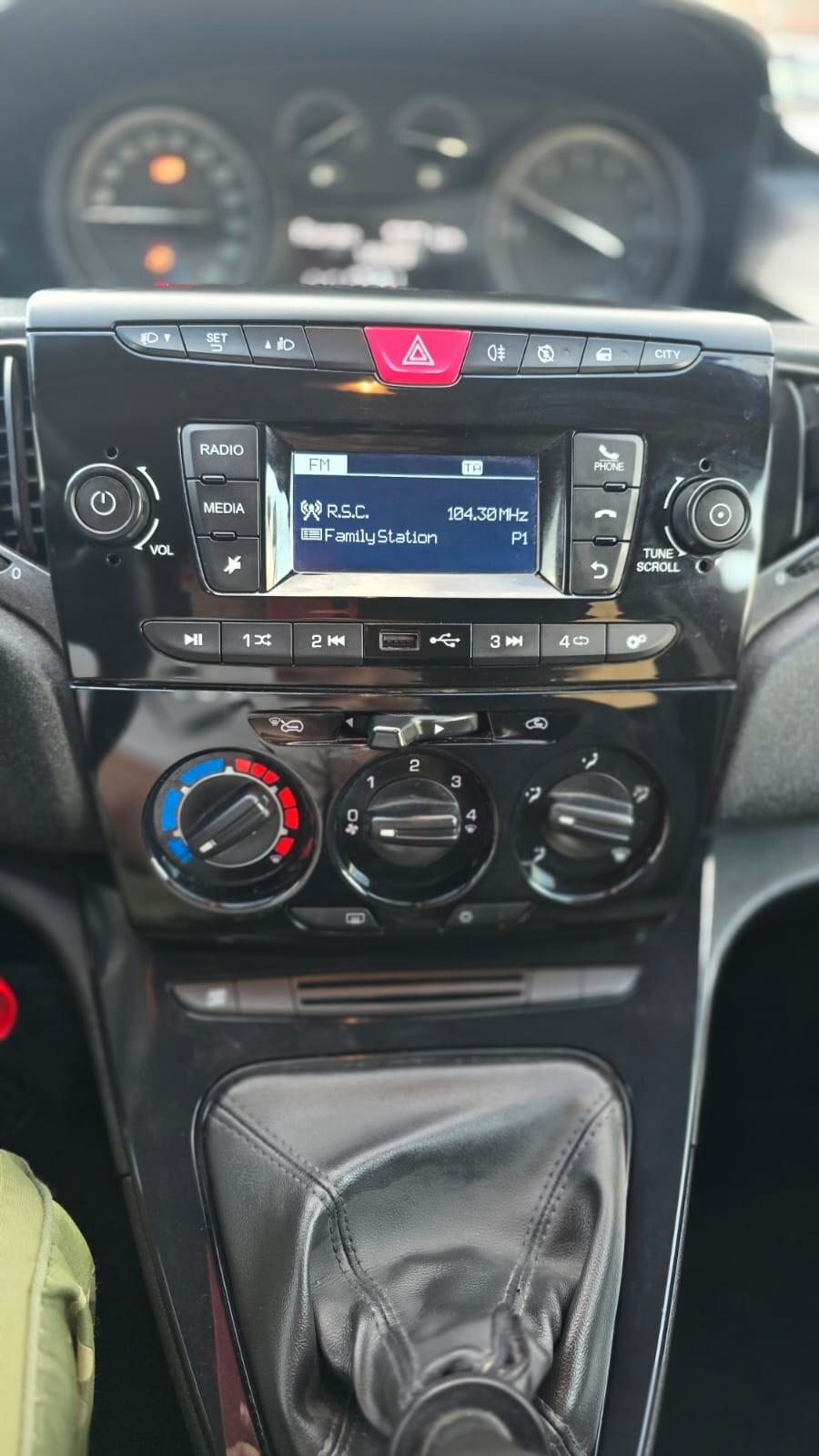 Lancia Ypsilon 1.0 FireFly 5 porte S&S Hybrid Ecochic Silver