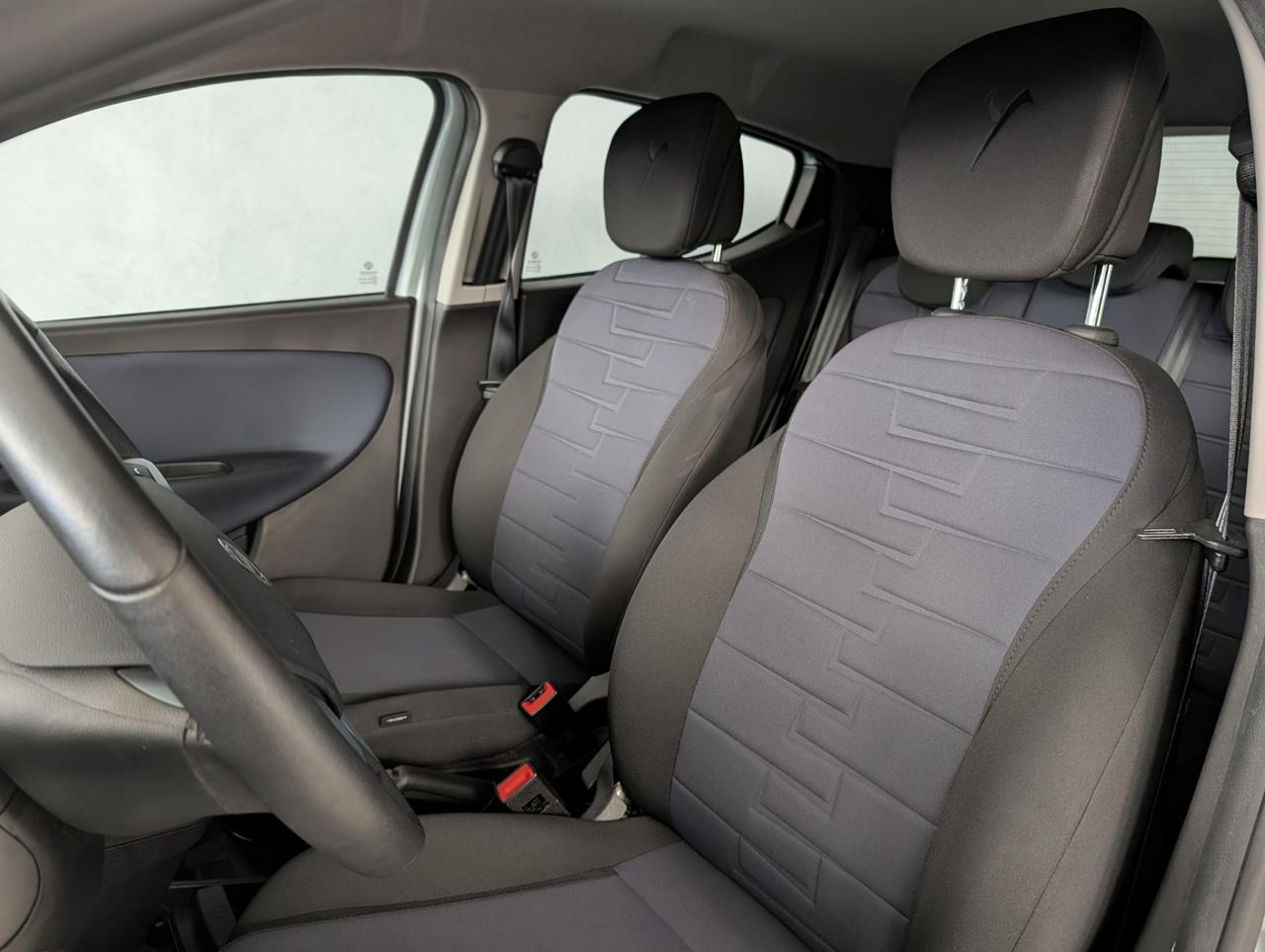 Lancia Ypsilon 1.0 Hybrid 70cv Platino