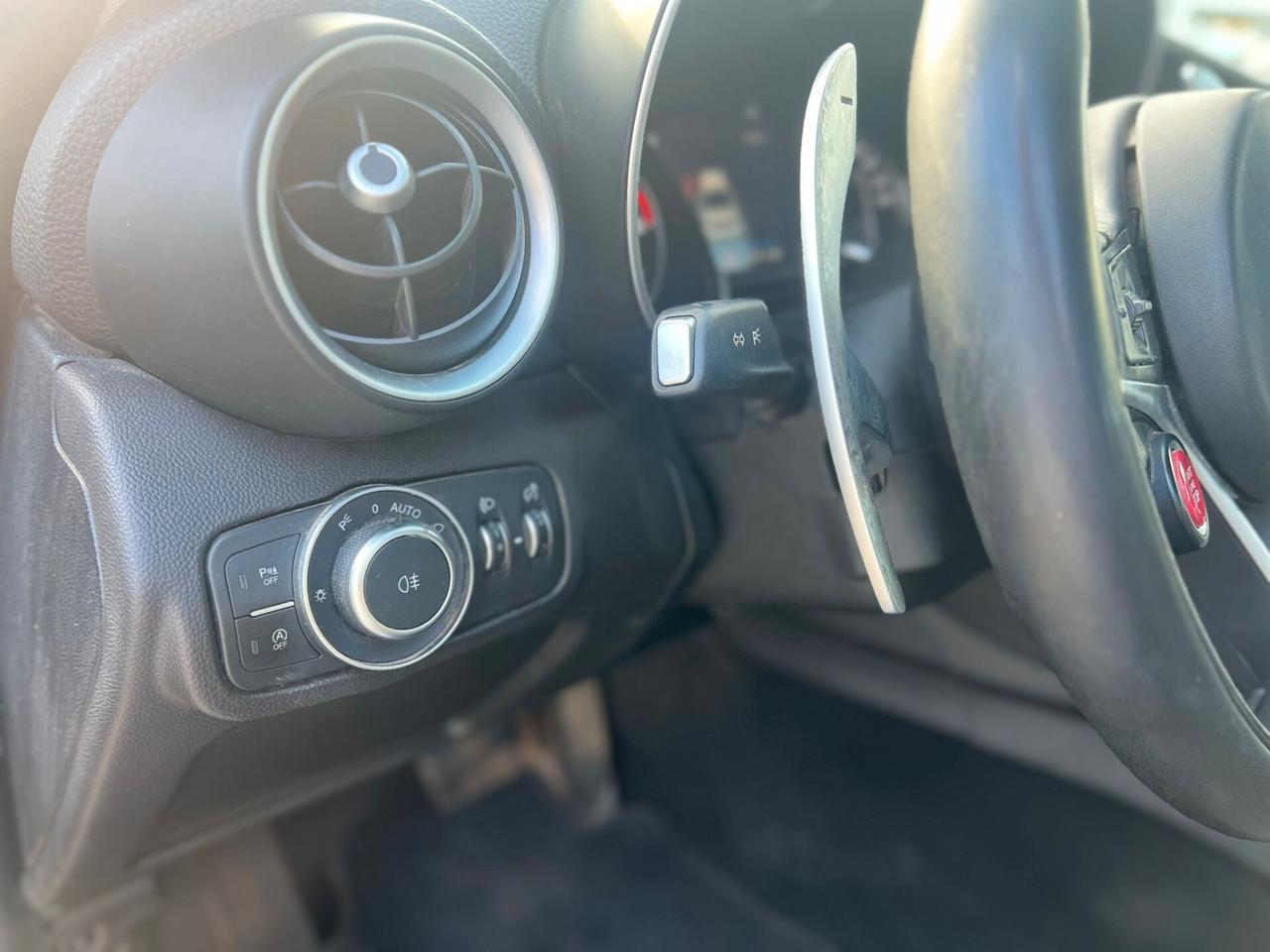 Alfa Romeo Giulia 2.2JTDM 180CV ALLESTIMENTO VELOCE FULL