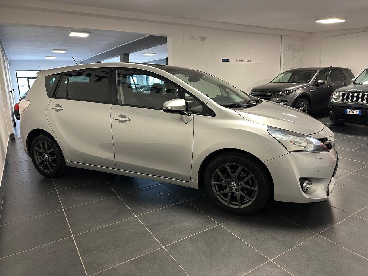 TOYOTA VERSO 1.6 D-4D 110CV GANCIO TRAINO