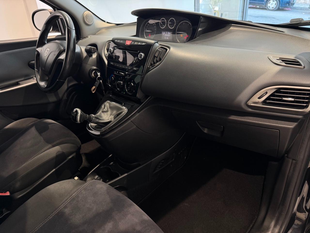 Lancia Ypsilon 1.3 MJT 16V 95 CV 5 porte S&S Silver