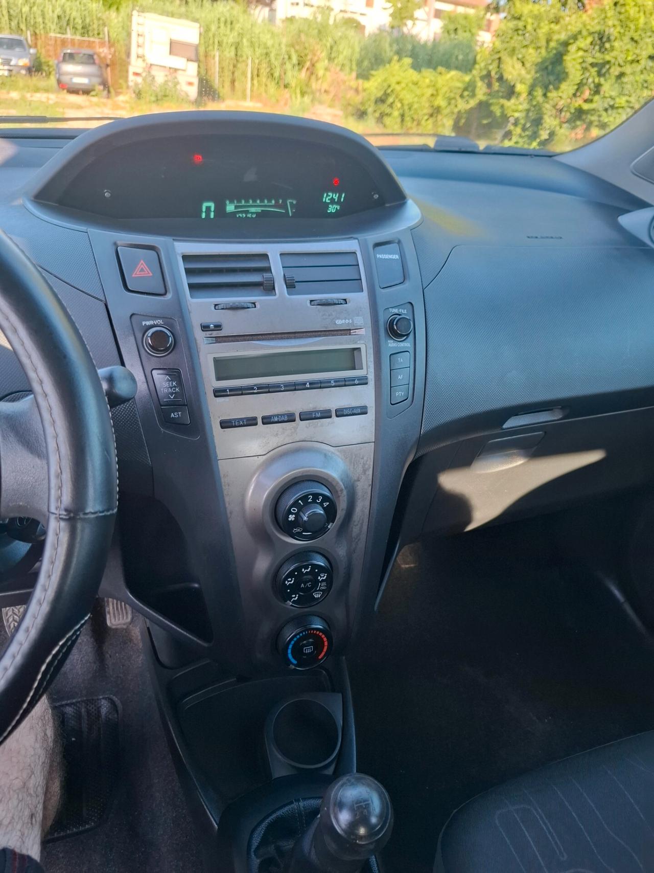 Toyota Yaris 1.0 5 porte
