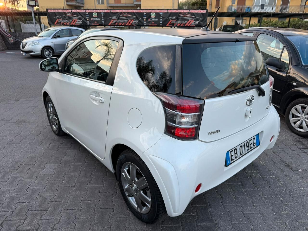 Toyota iQ High Collection Multidrive - 2011