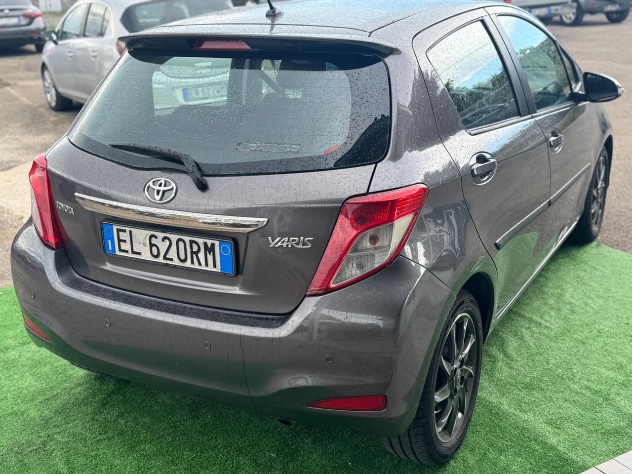 Toyota Yaris 1.4 D-4D 5 porte Lounge GARANZIA