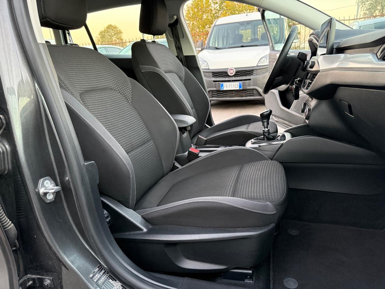 Ford Focus Sw 1.5 120 CV Navi Fari Led Garanzia Full