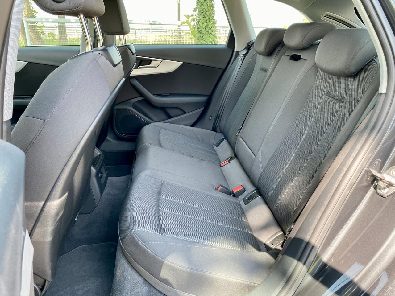 Audi A4 Avant 35 2.0 tdi 150cv s-tronic