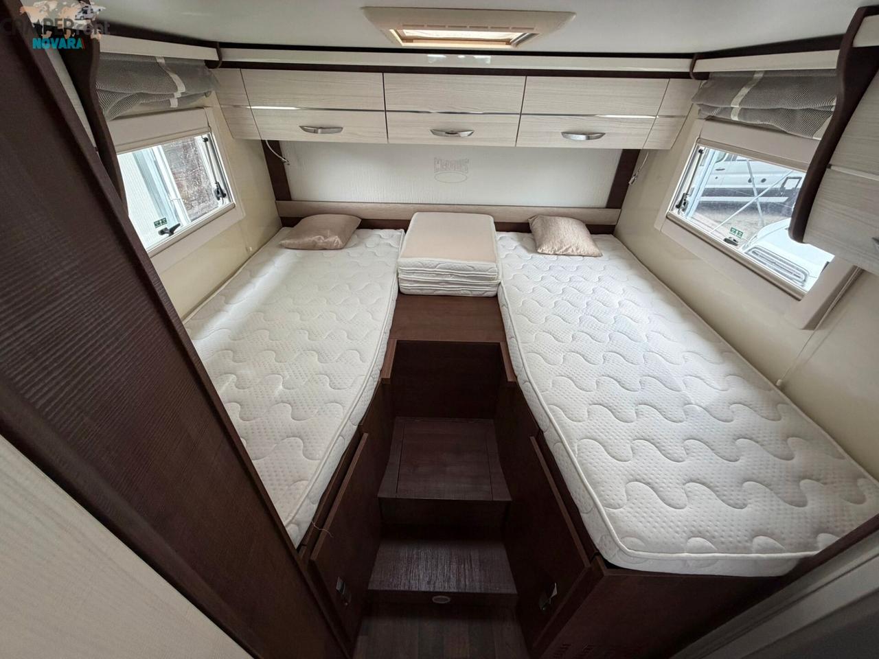MCLOUIS NESS 73G - MOTORHOME CON LETTI GEMELLI IN CODA