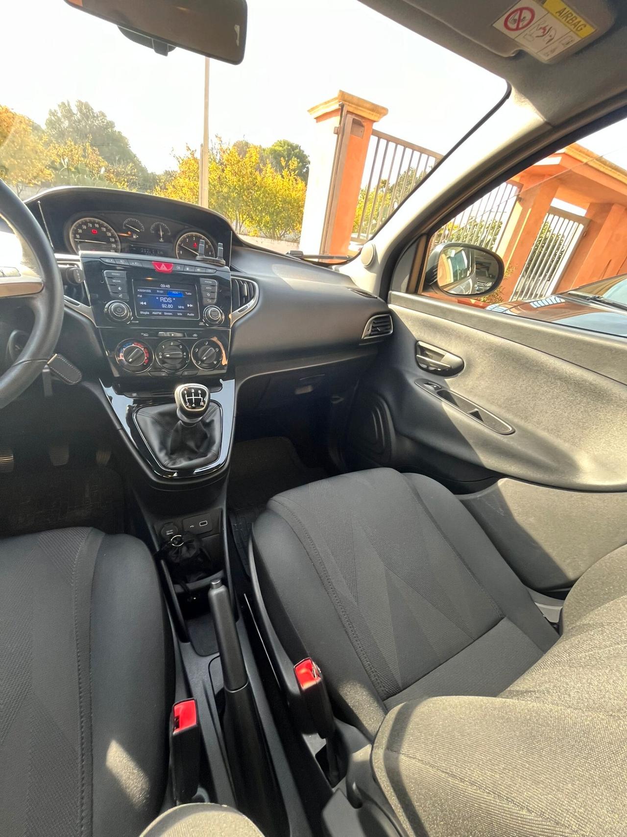 Lancia Ypsilon 1.2 69 CV 5 porte GPL Ecochic Gold