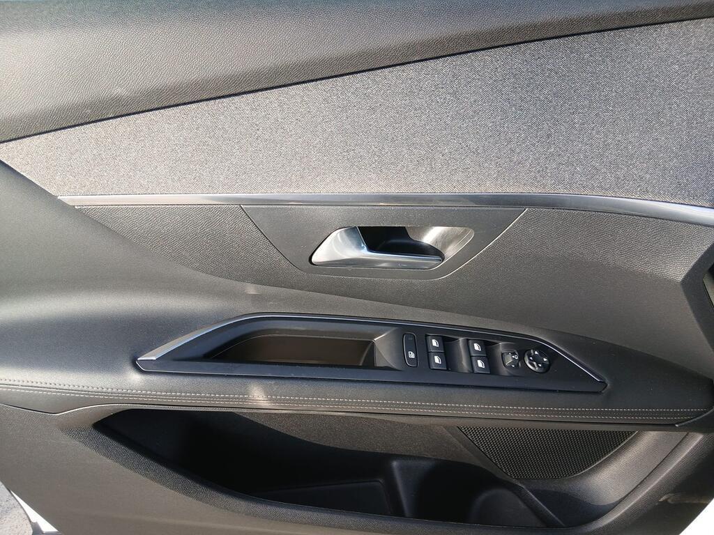 Peugeot 3008 1.5 BlueHDi Allure EAT