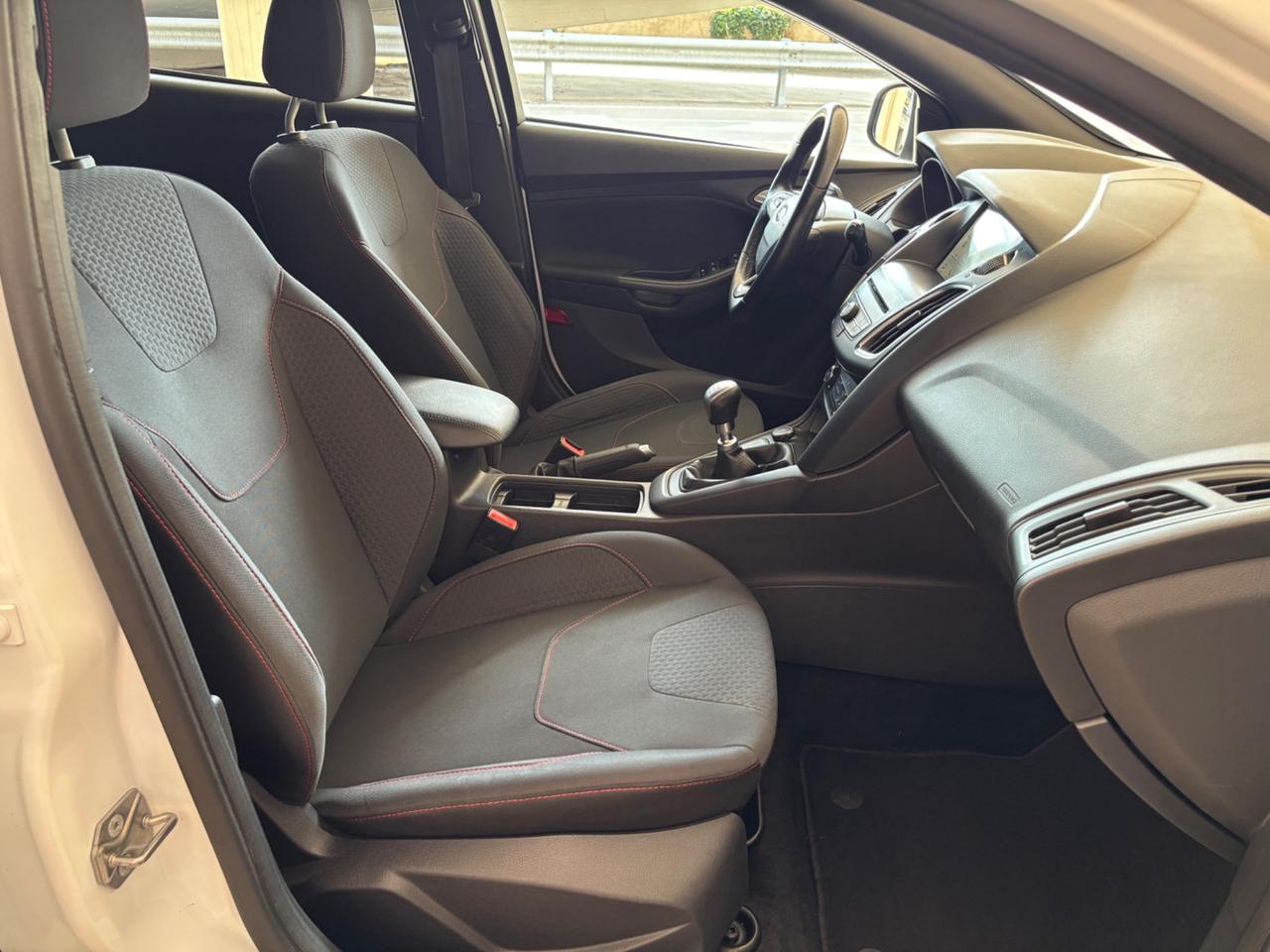 Ford Focus 1.5 TDCi SW ST Line Business