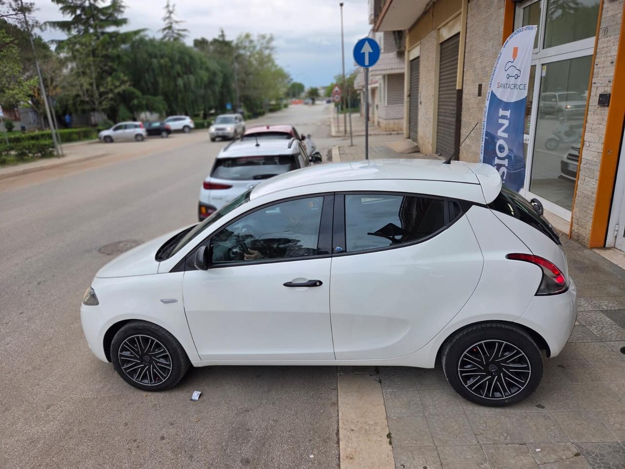 LANCIA YPSILON 1.2 69CV 5 PORTE GPL ELEFANTINO BLU